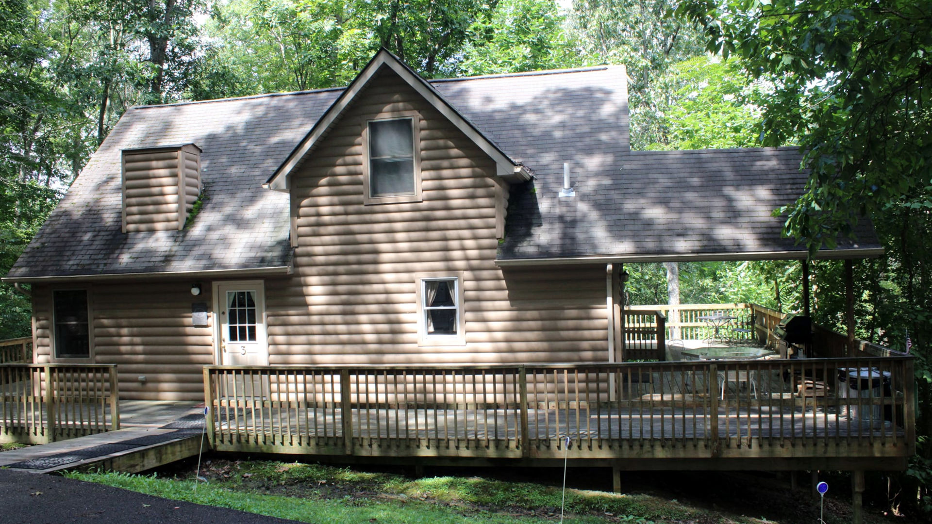 Treetop Chalet